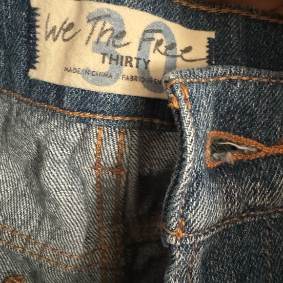 “Piece of my heart” free people jeans in excellent pre owned condition size 30 - Picture 3 of 9